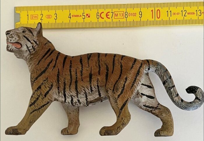Tigerjakt, konstnärshem och vernissage
